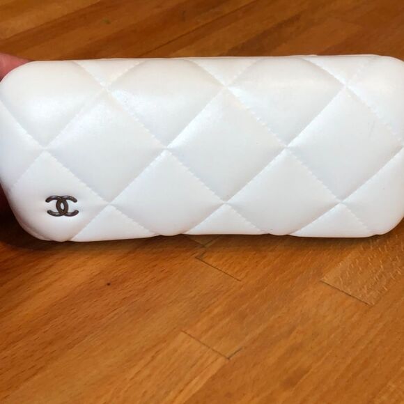 CHANEL Clear Glasses with White Case - Picture 4 of 14